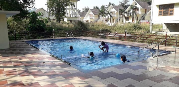 Nest Resorts Athirappilly Buitenkant foto